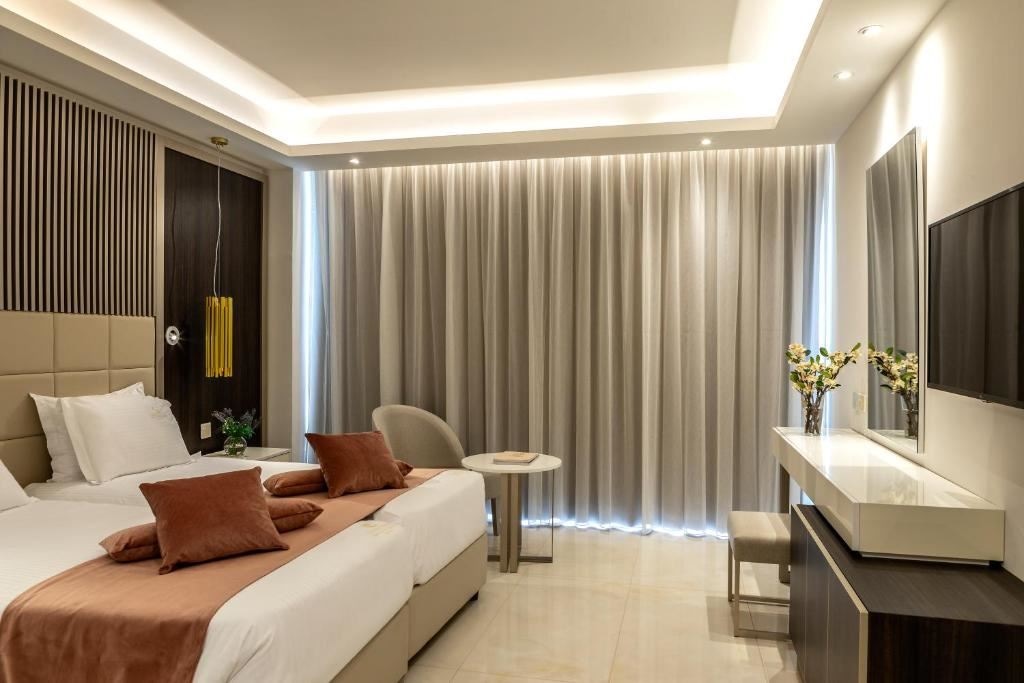 rooms-singleuse-superior-room-balcony