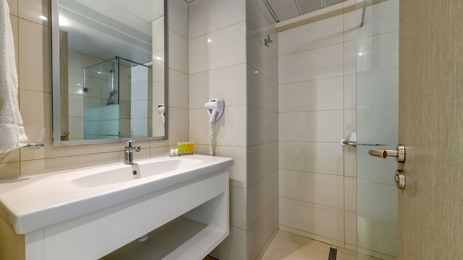 rooms-family-room-standard