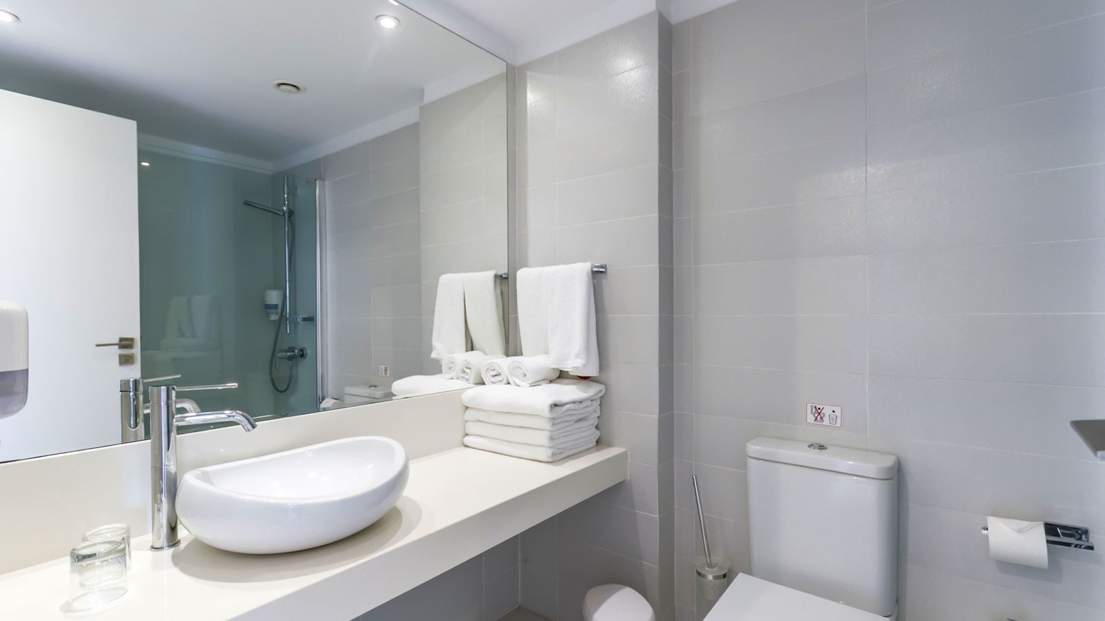 rooms-standard-familysuite-inland-view-balcony-or-terrace