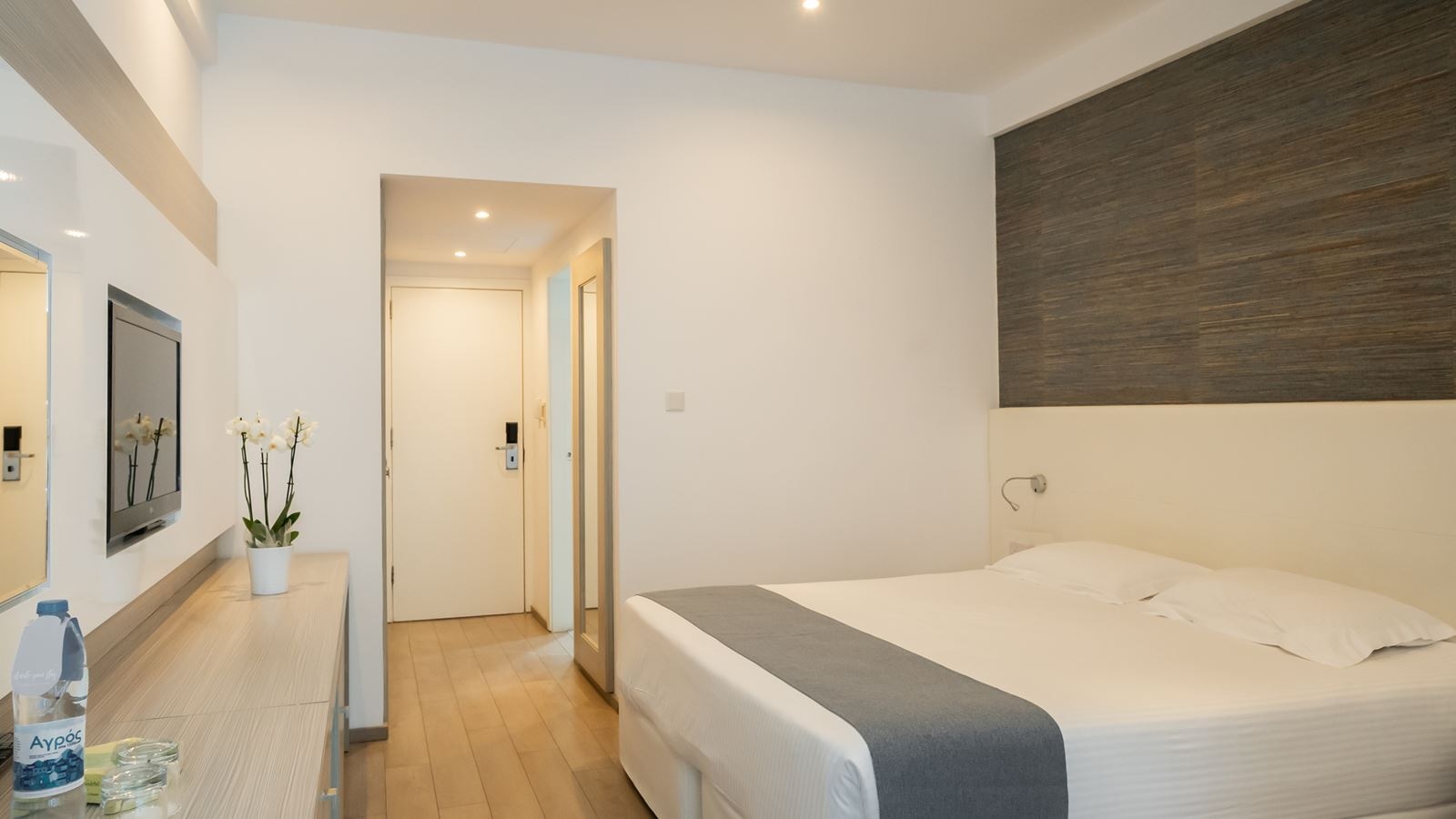 rooms-standard-room-seaview-balcony-or-terrace