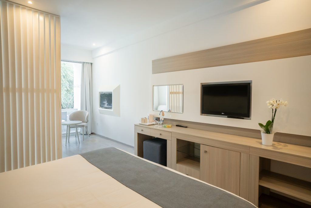 rooms-standard-familyroom-inland-view-balcony-or-terrace