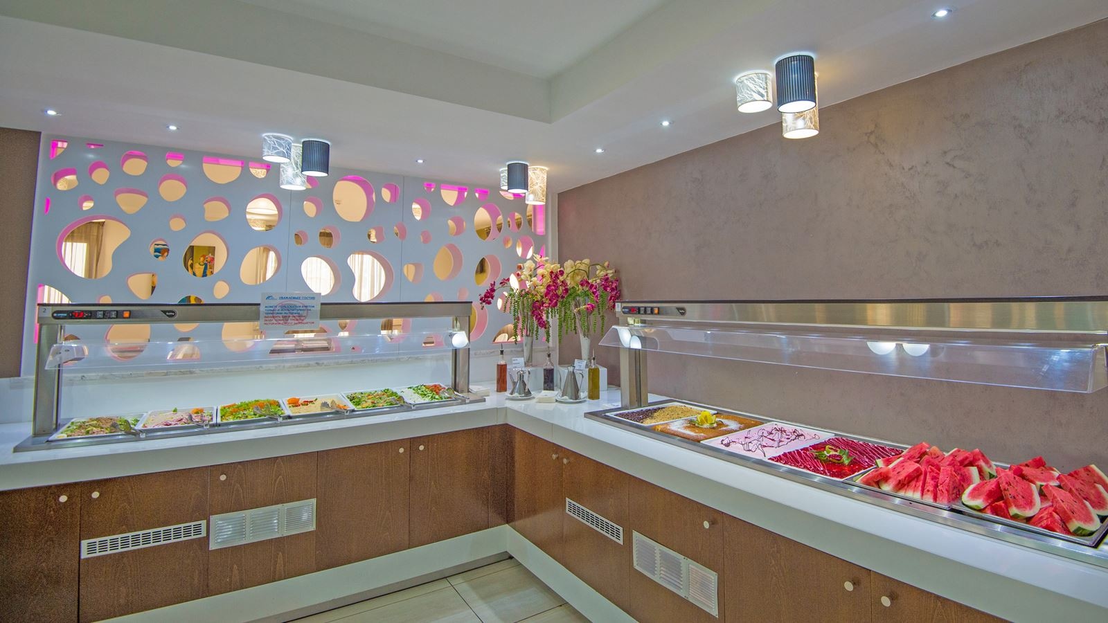 restaurants-main-building