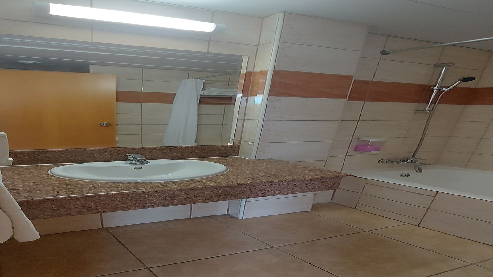 rooms-bungalow-balcony