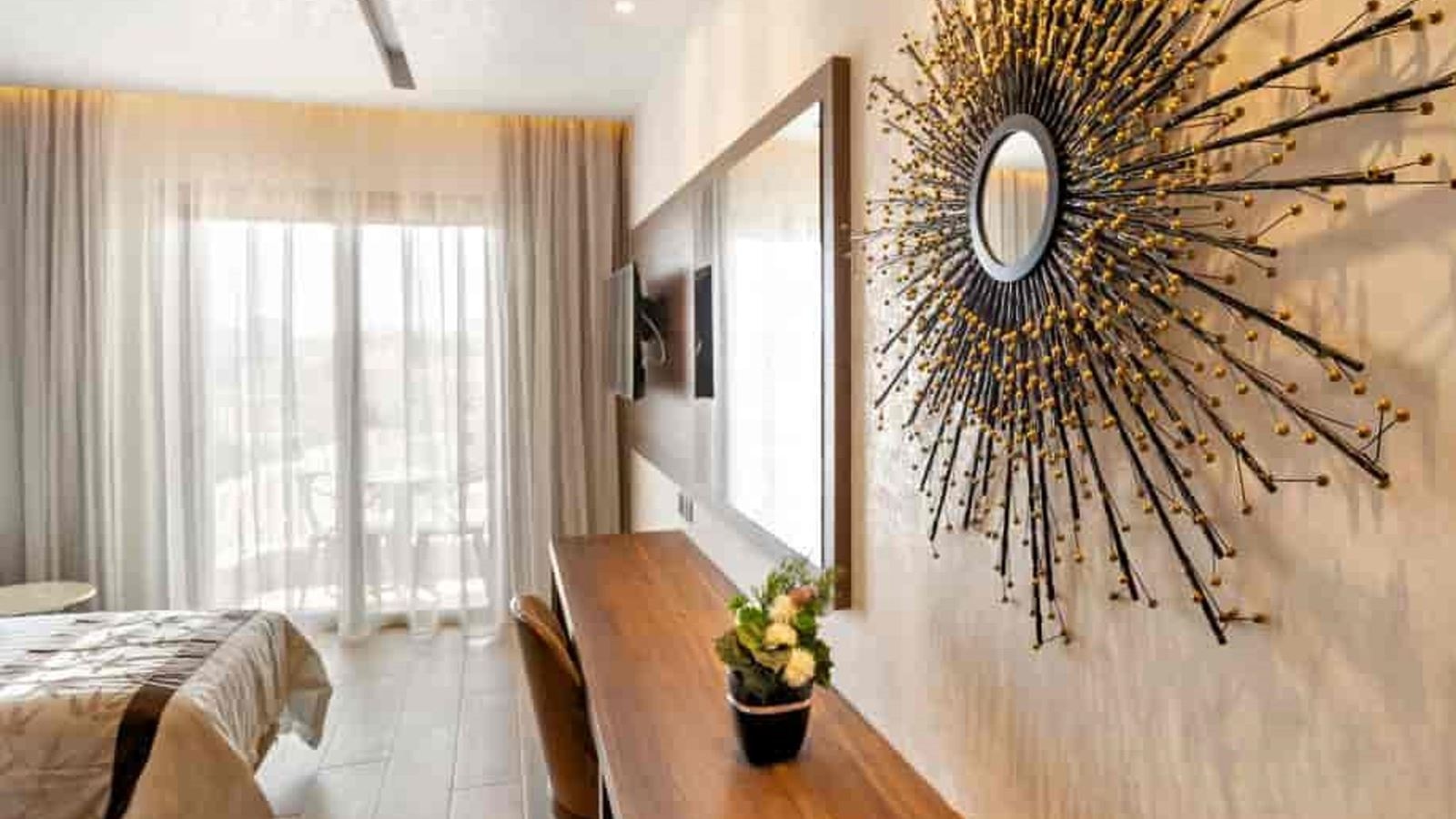 rooms-superior-room-cityview-balcony