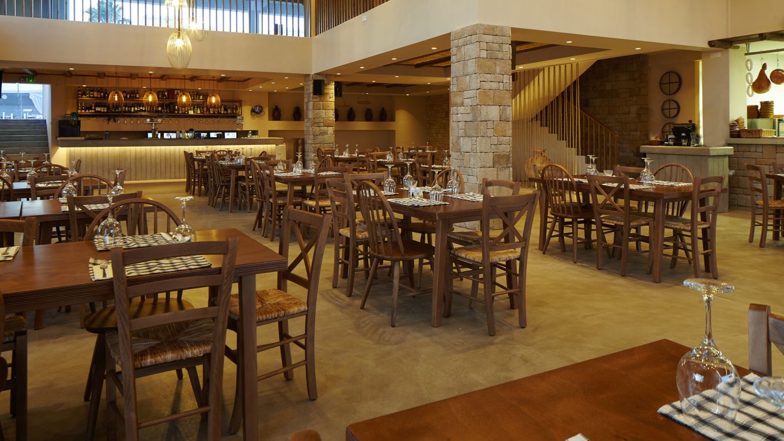 restaurants-avra-meze-restaurant