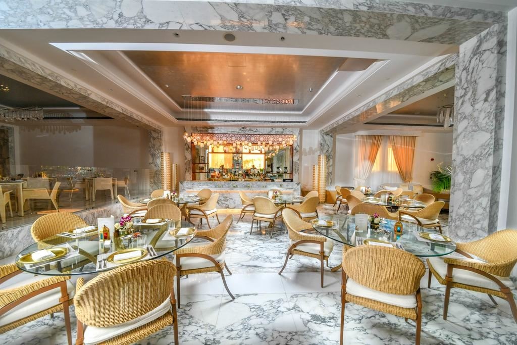 restaurants-the-palm-lounge