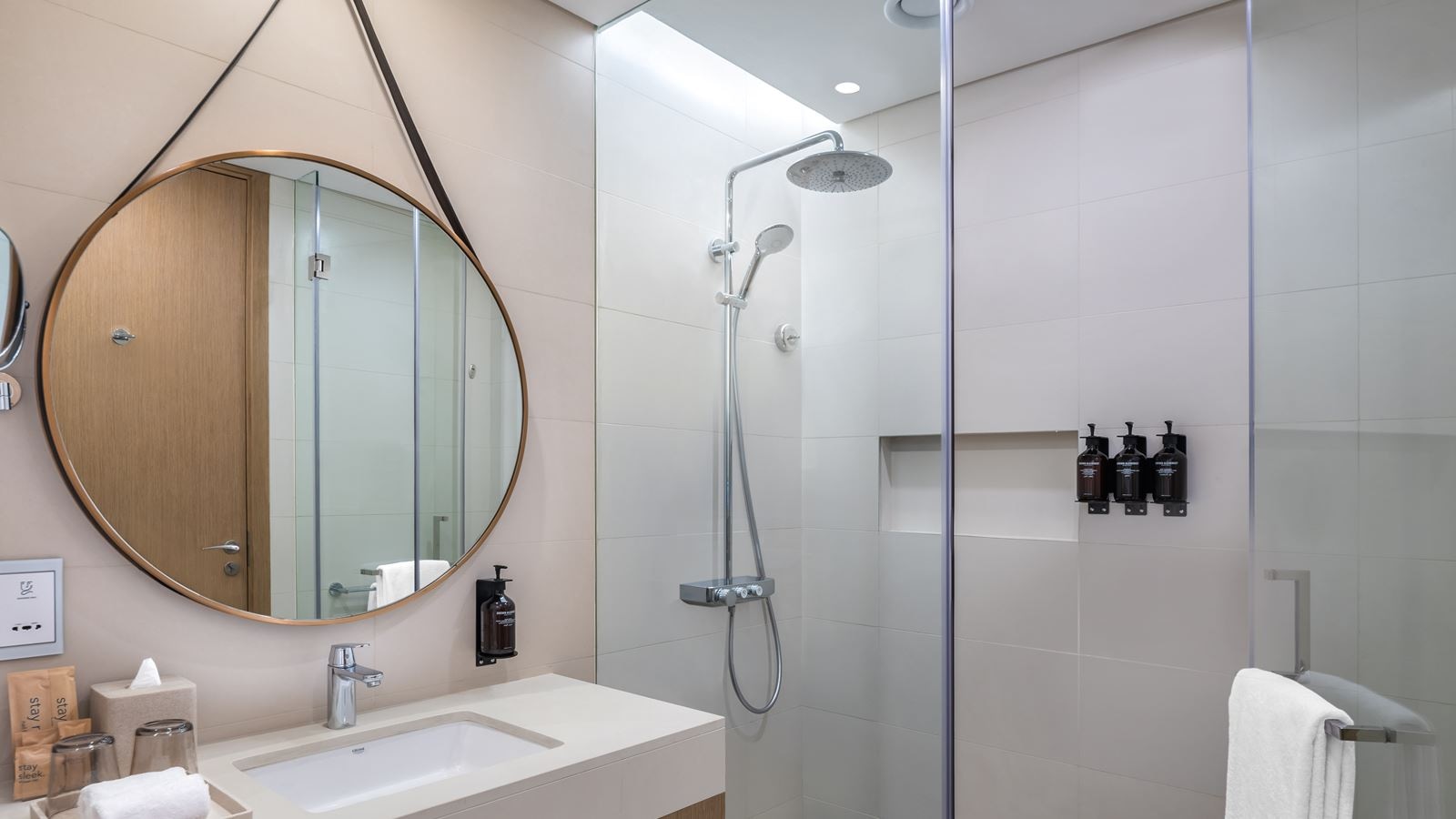 rooms-deluxe-sea-view-room-king