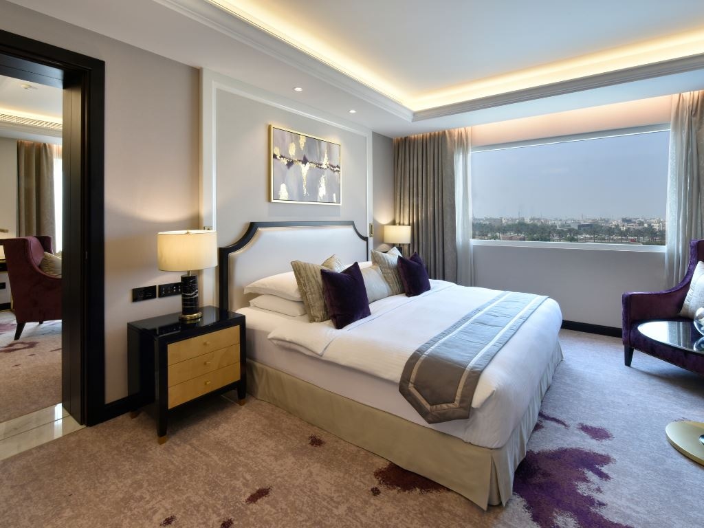 rooms-diplomatic-suite