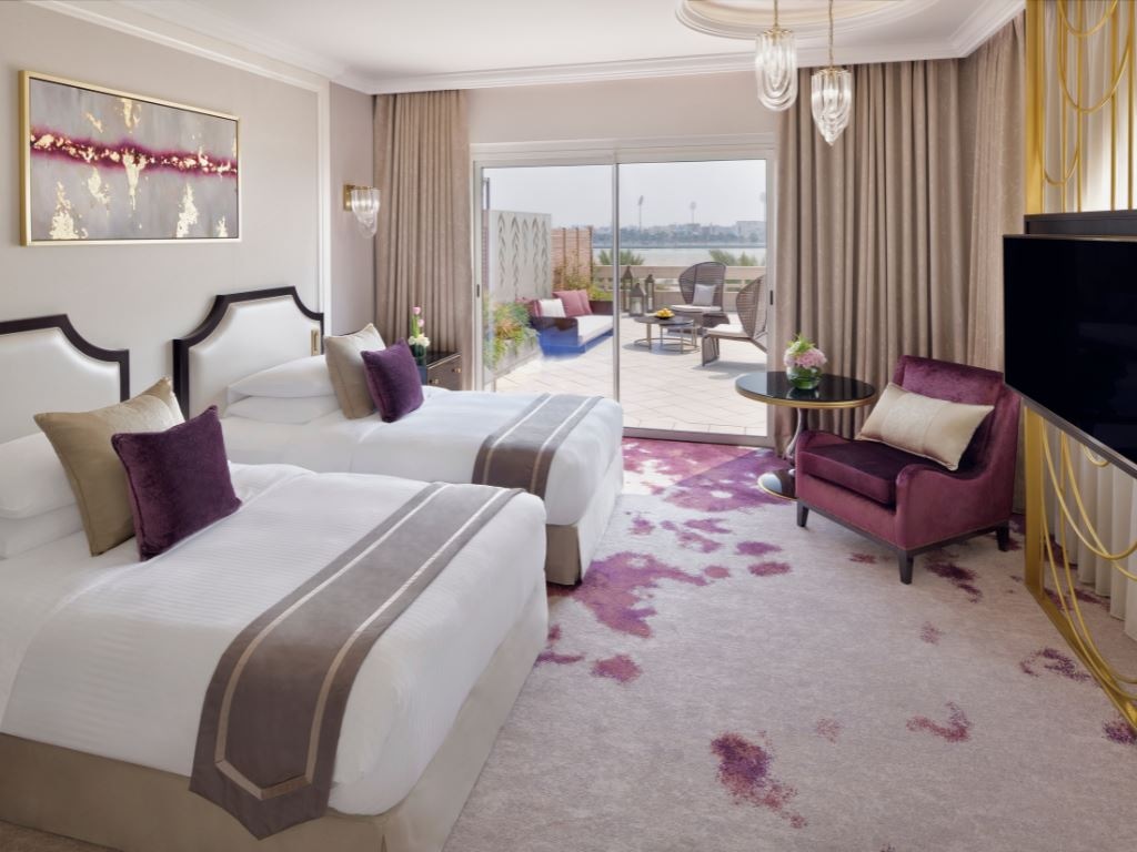 rooms-ambassador-suite
