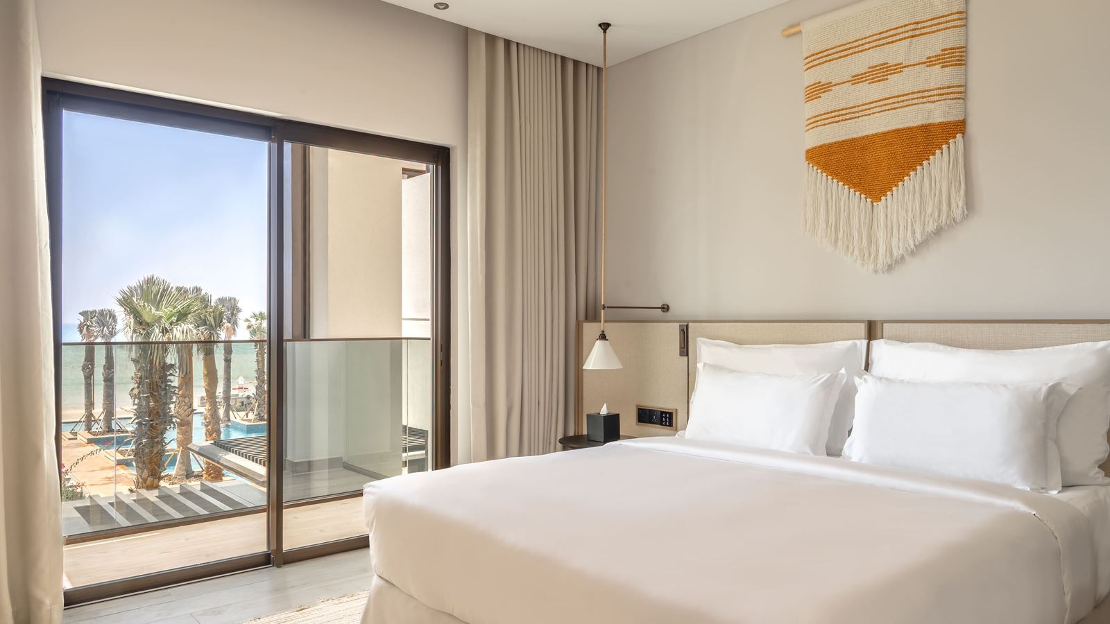 rooms-one-bedroom-ocean-view-family-suite