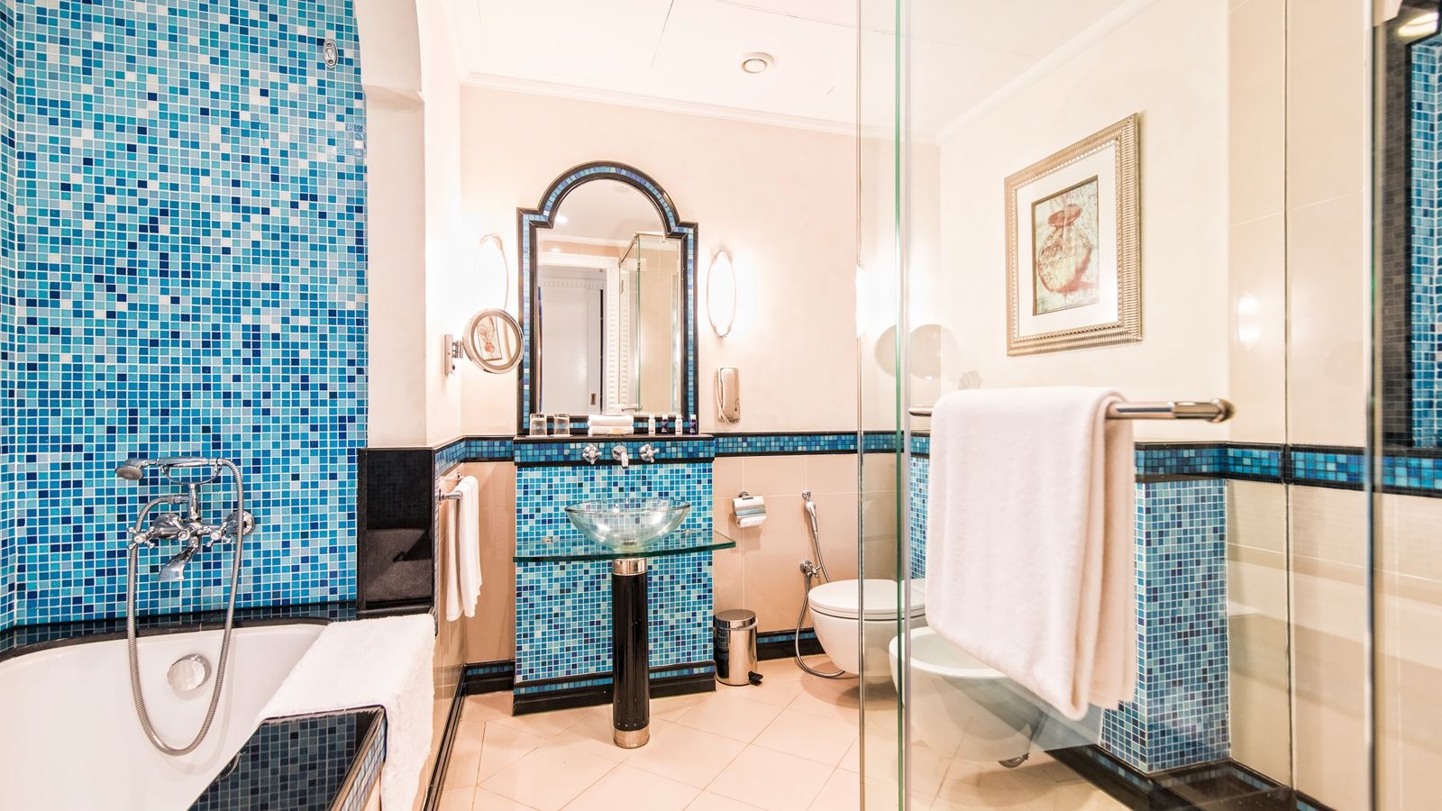 rooms-tower-family-room