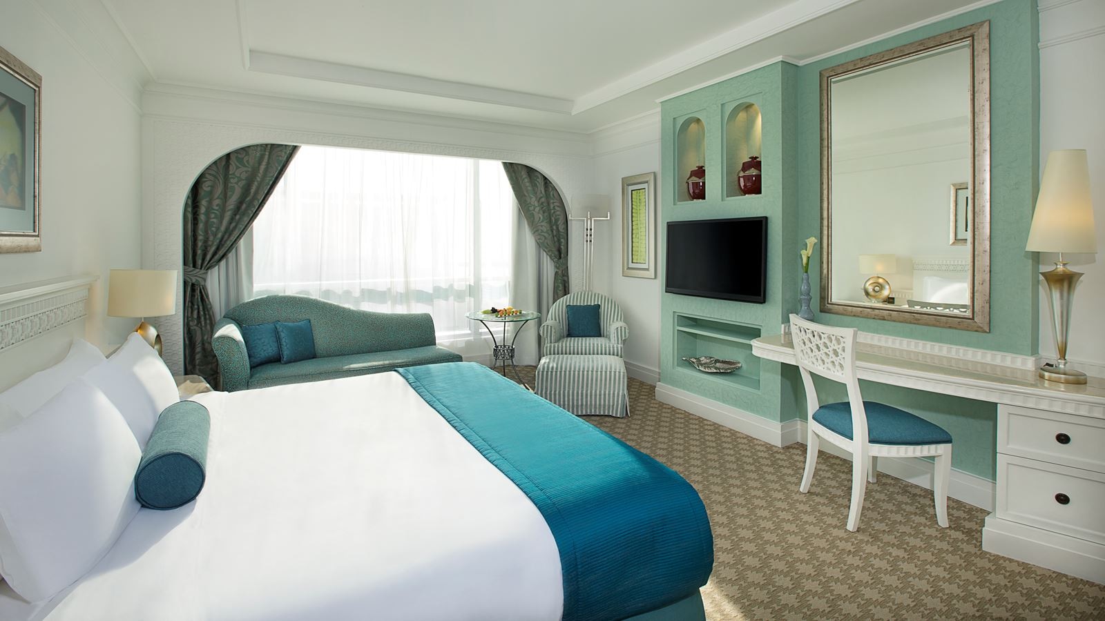 rooms-tower-room-partial-sea-view