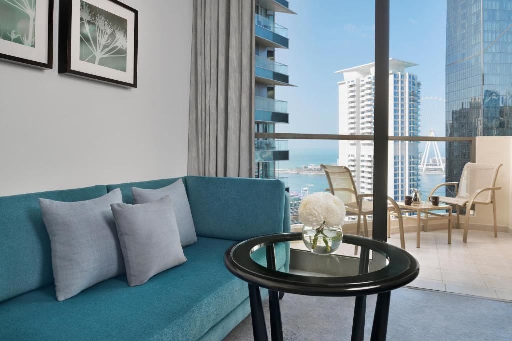 rooms-deluxe-room-partial-sea-view-with-balcony