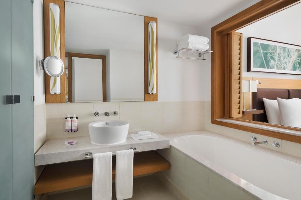 rooms-executive-room-with-balcony