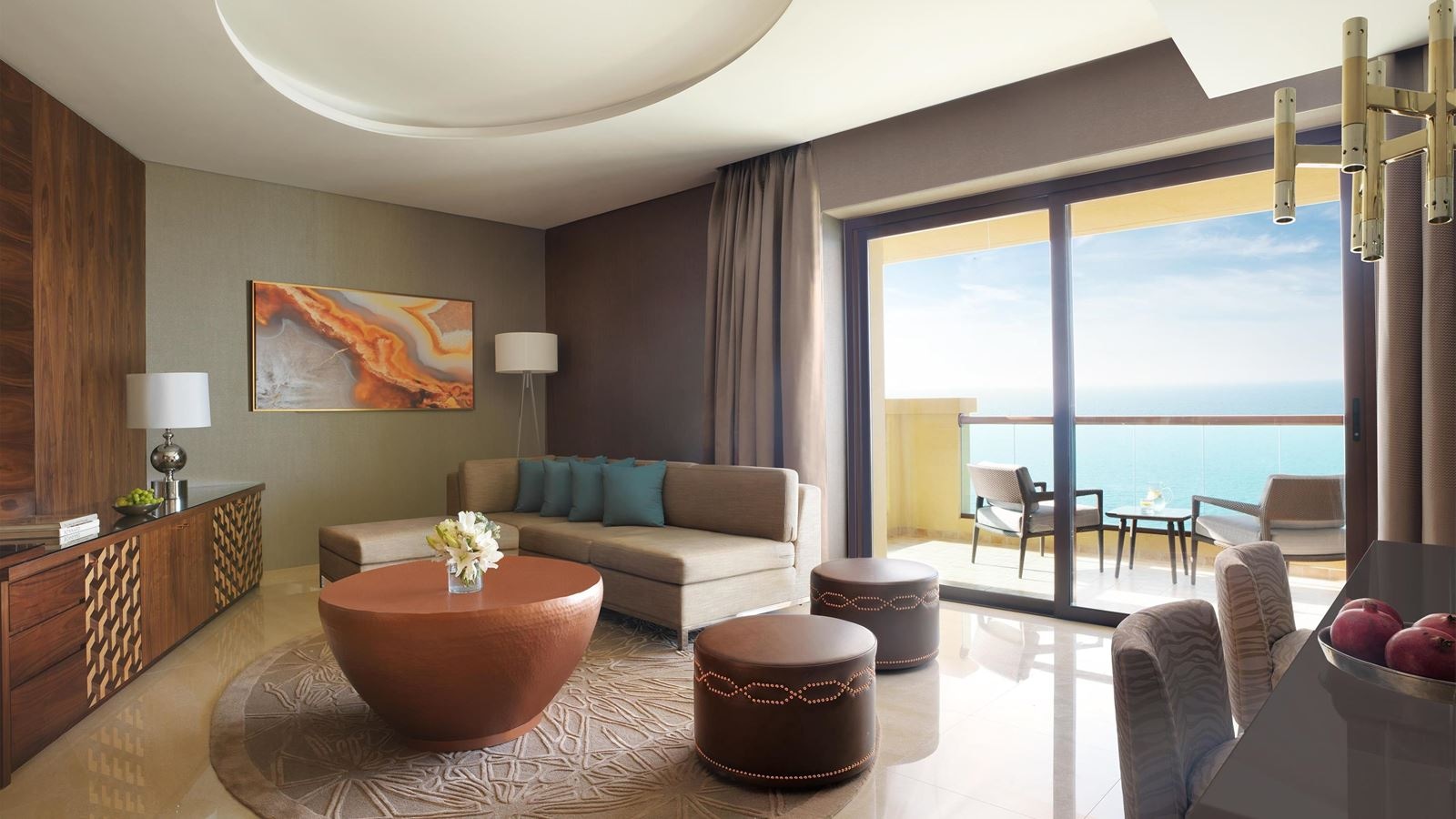 rooms-one-bedroom-corner-suite