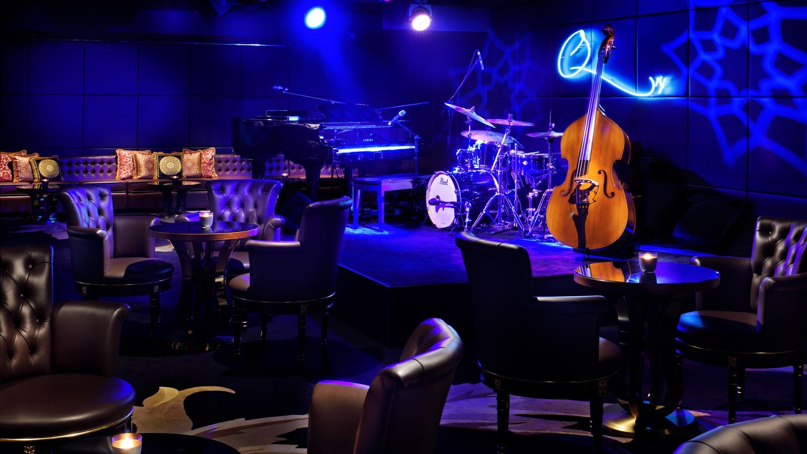 restaurants-qs-bar-and-lounge