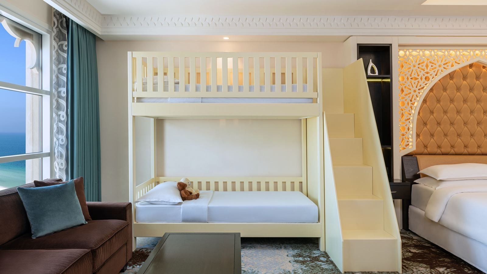 rooms-family-room-with-bunk-bed