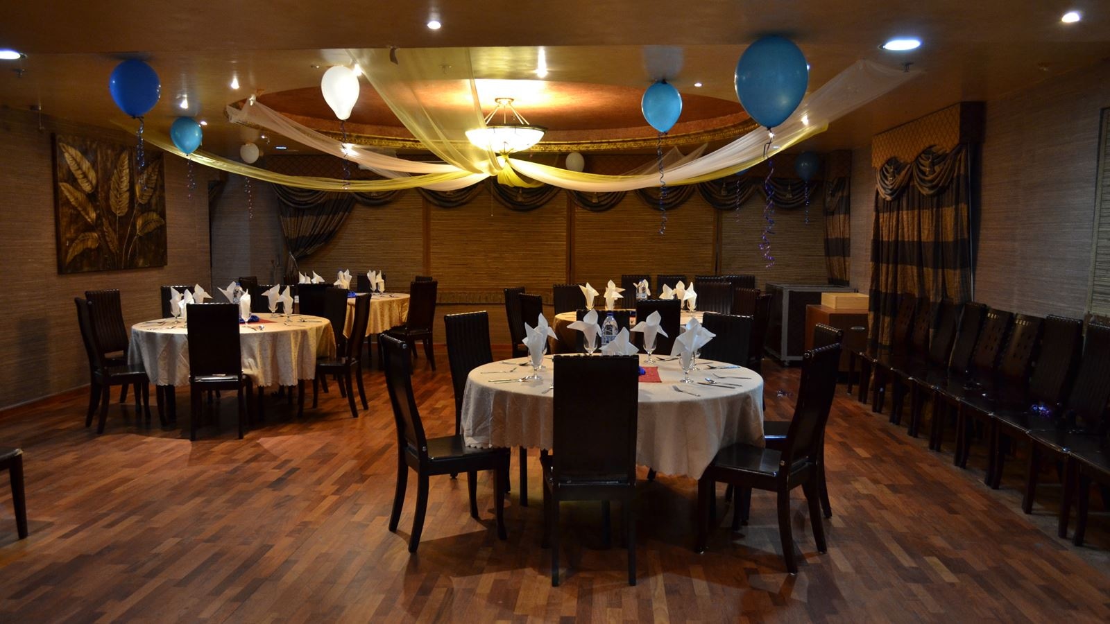 restaurants-crystal-restaurant