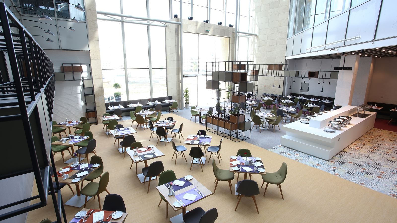 restaurants-street-cafe