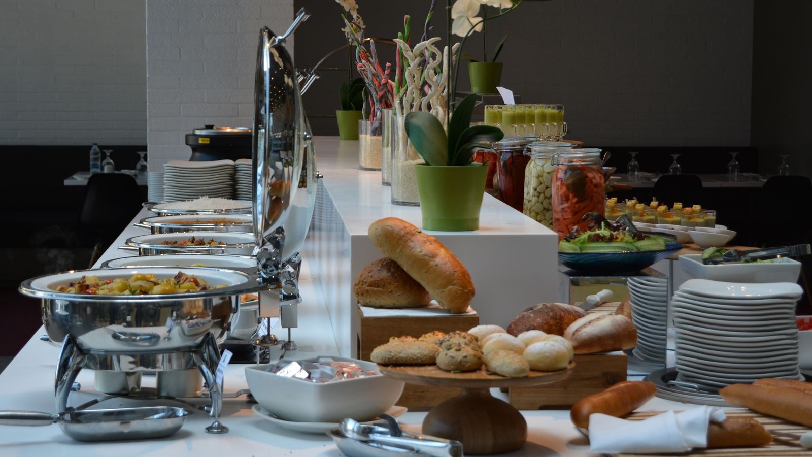 restaurants-street-cafe