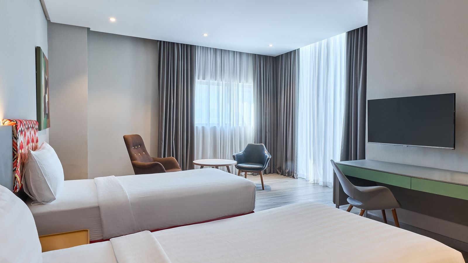 rooms-standard-room-city-view