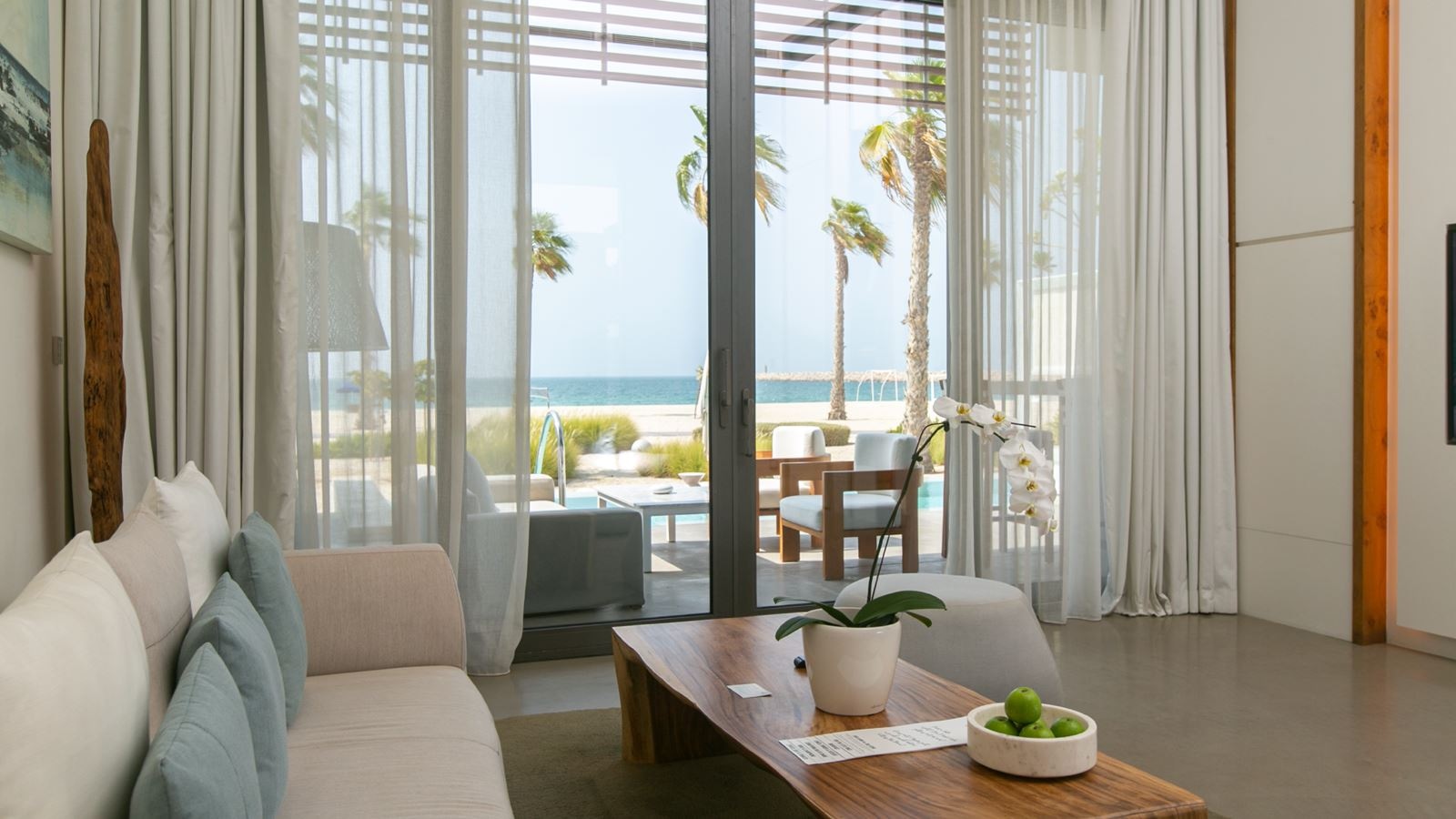rooms-one-bedroom-beach-villa
