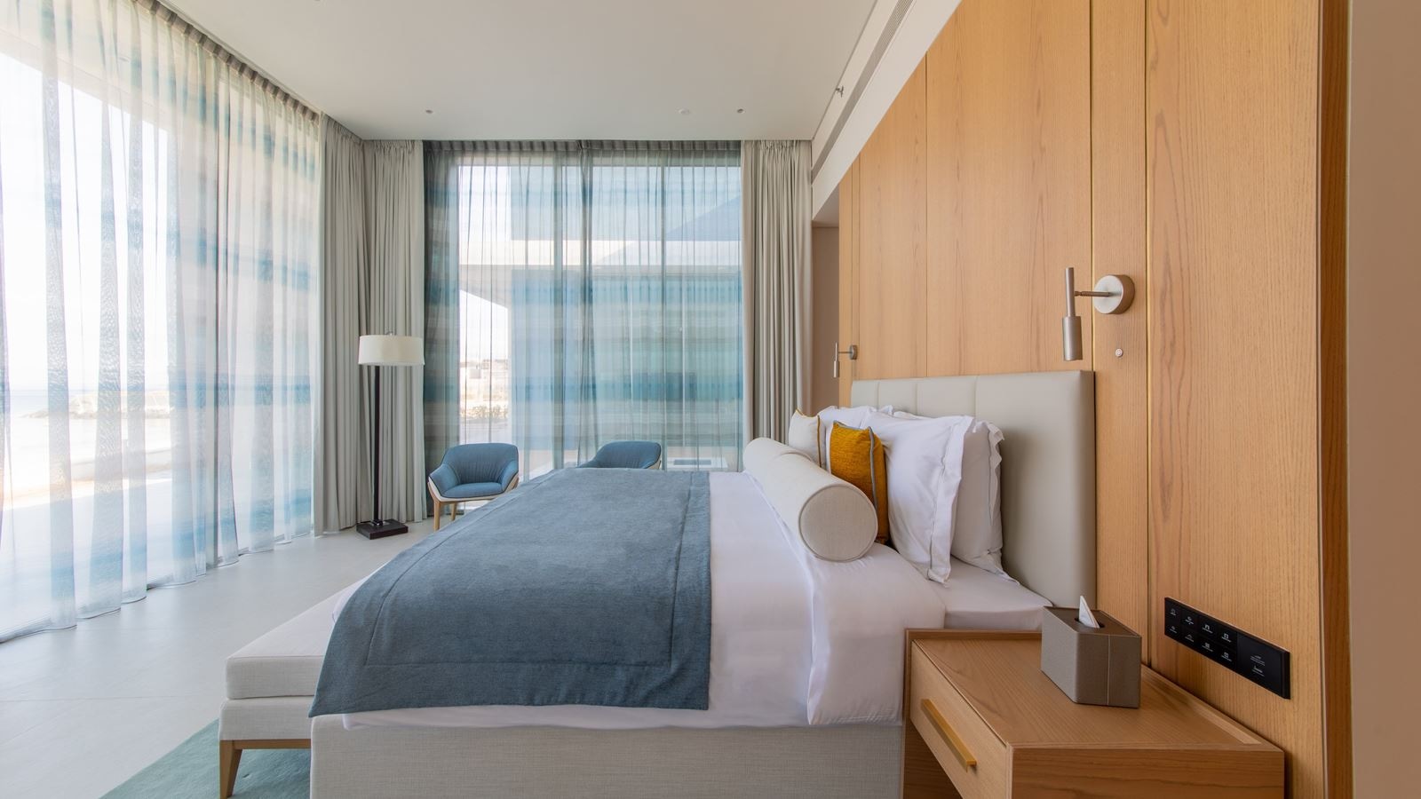 rooms-one-bedroom-ocean-villa-with-whirlpool