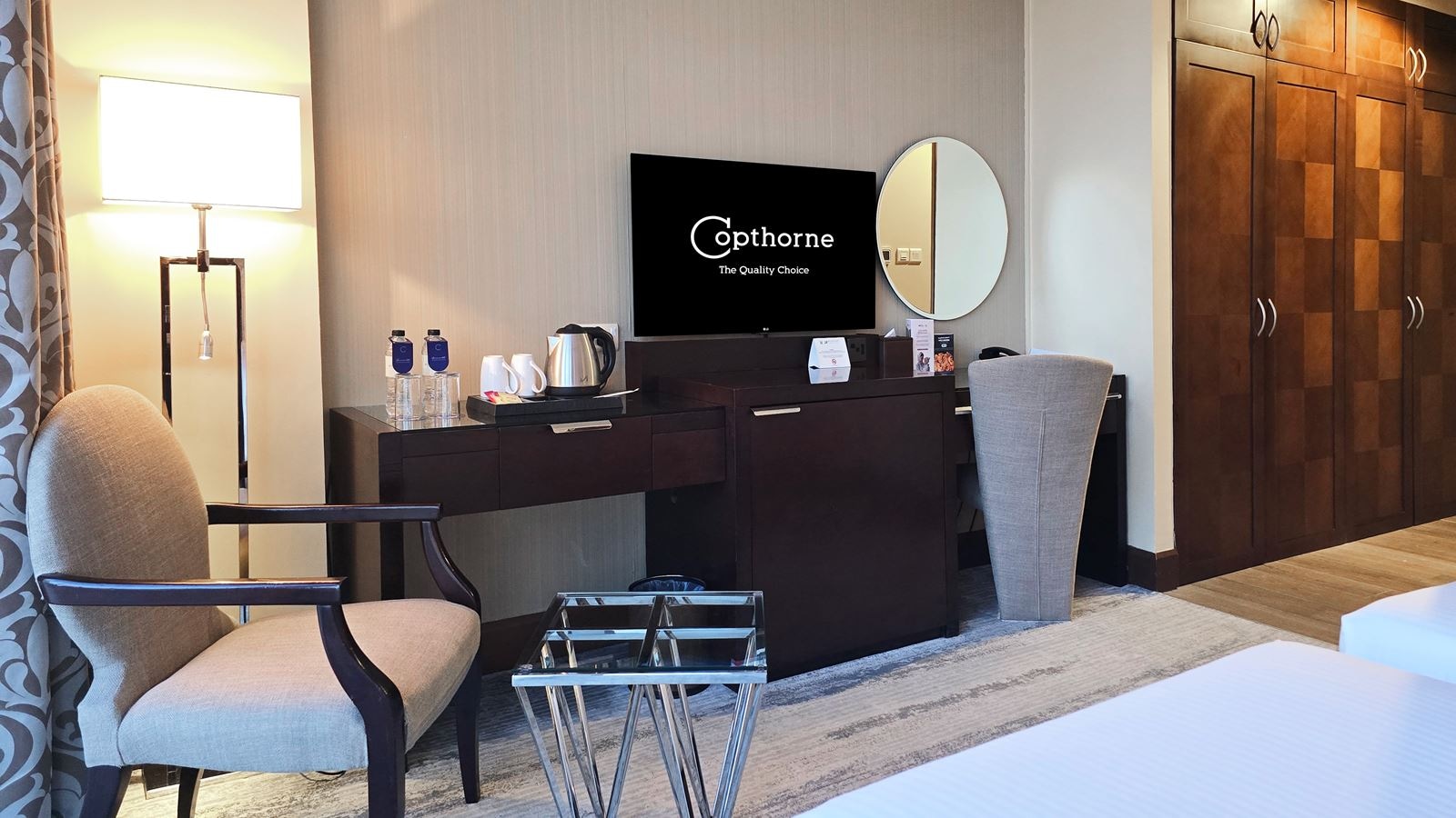 rooms-superior-room-city-view