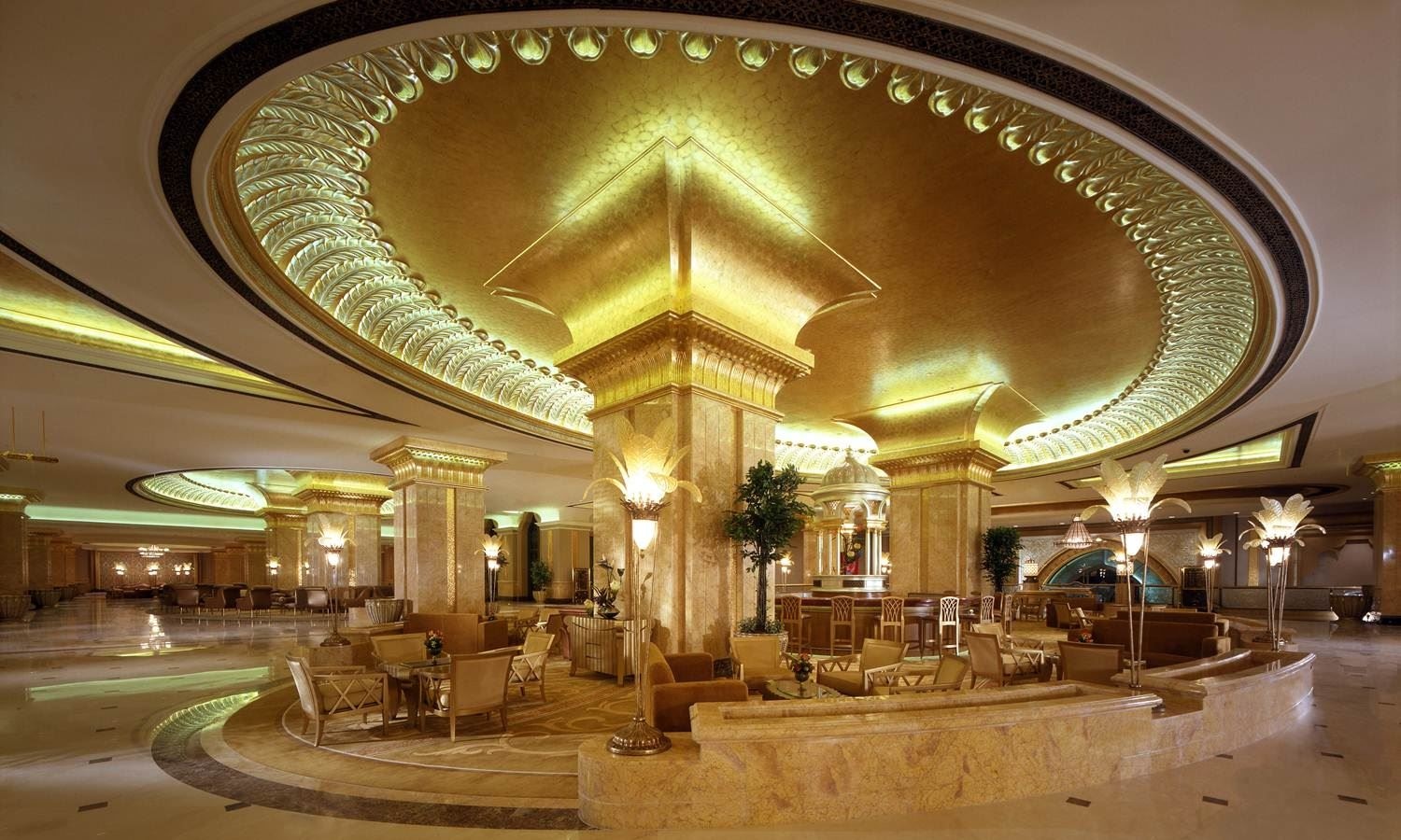 restaurants-cafe-by-the-fountain