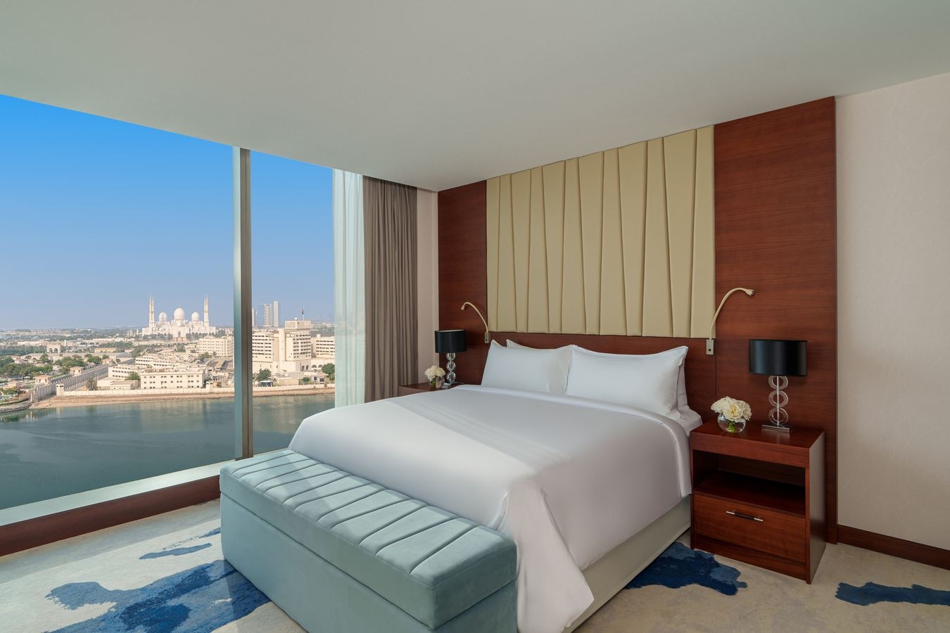 rooms-fairmont-gold-view-suite
