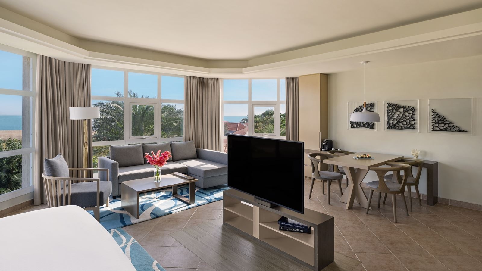 rooms-spacious-garden-view-suite-w-balcony