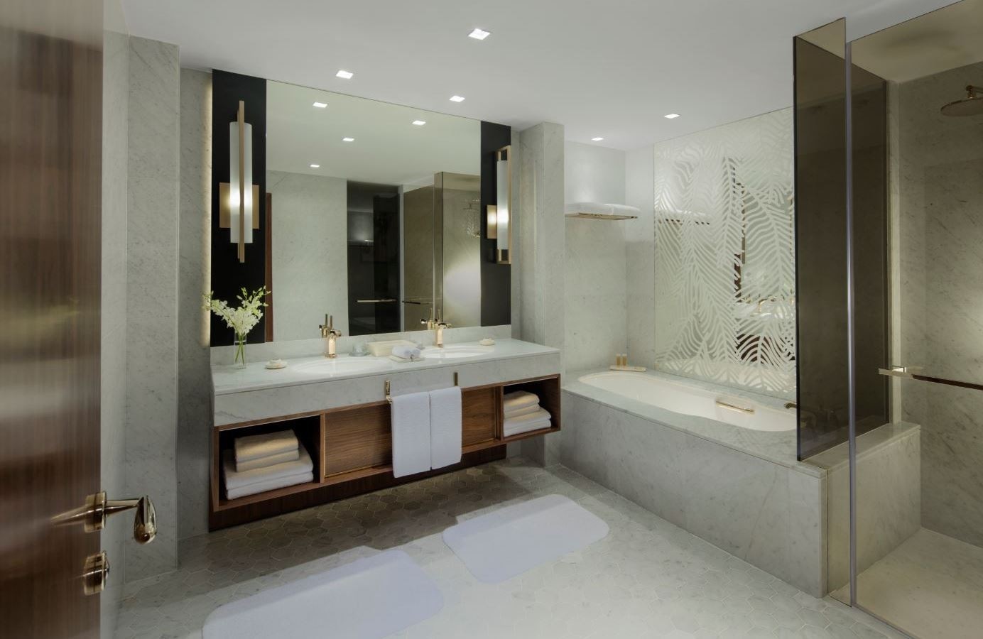 rooms-resort-family-room