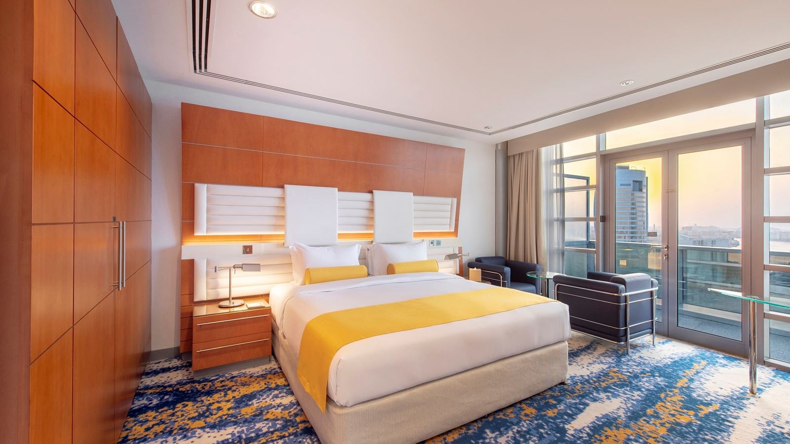 rooms-deluxe-room-creek-view