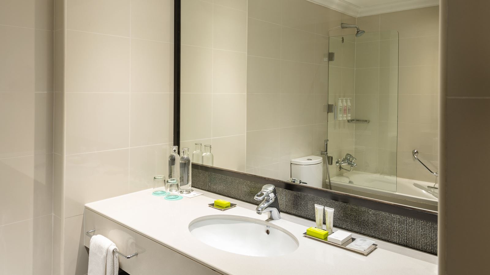 rooms-le-meridien-club-skyline