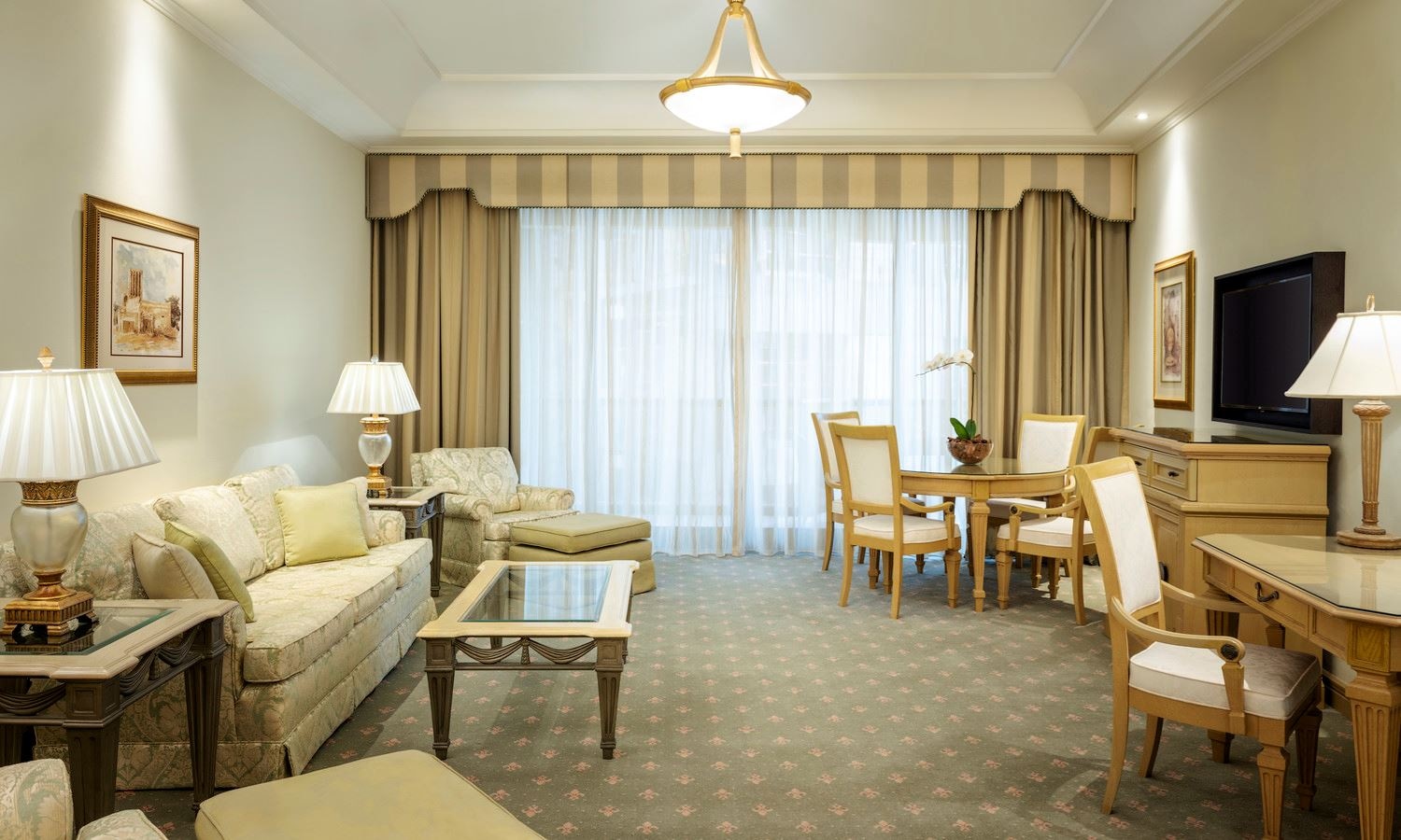 rooms-royal-club-tower-suite