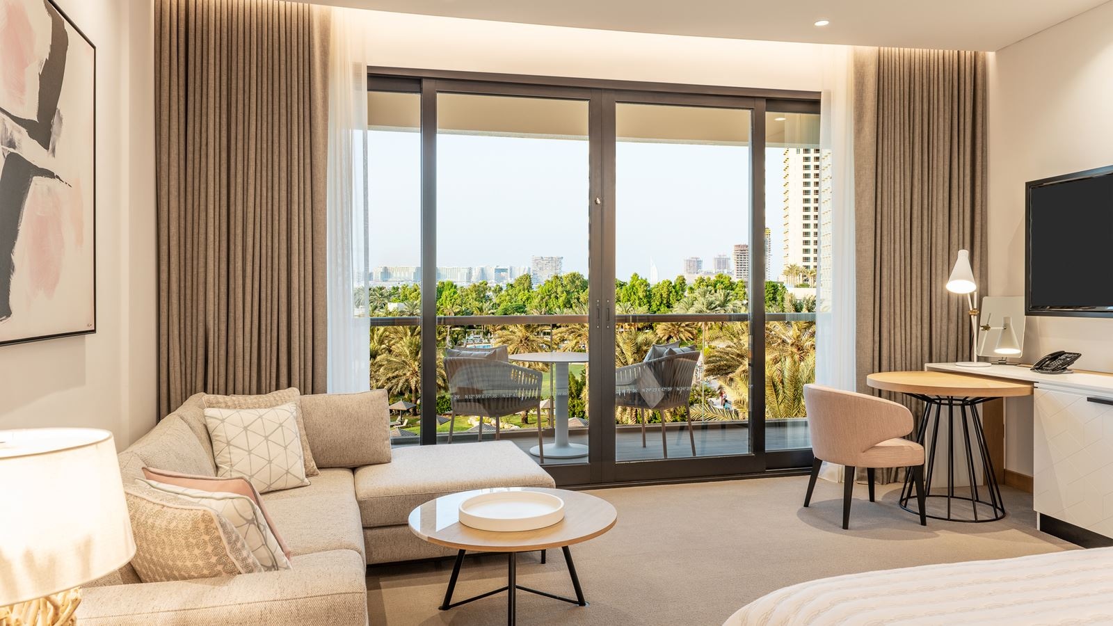 rooms-tower-royal-club-room-jbr-view