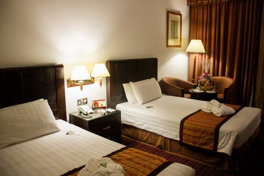 rooms-deluxe-room