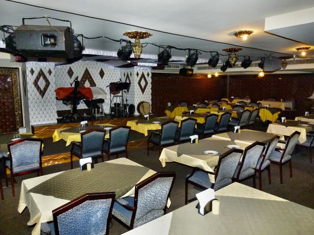 restaurants-al-maha-cafe-restaurant