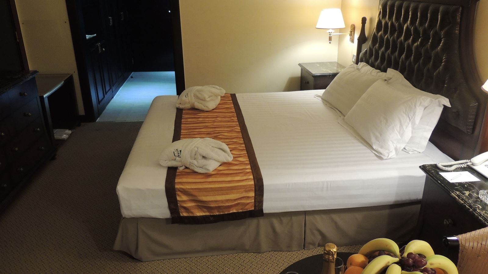 rooms-deluxe-room