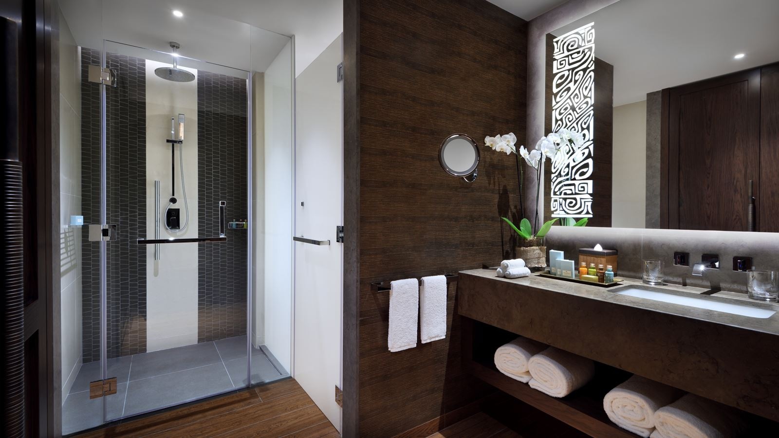 rooms-deluxe-king-room-resort-view