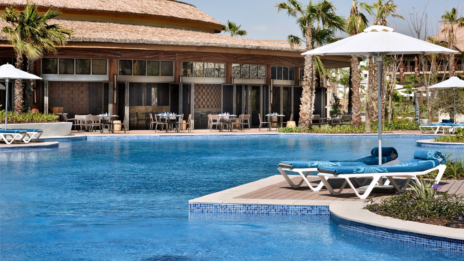 bars-ari-pool-restaurant-and-bar
