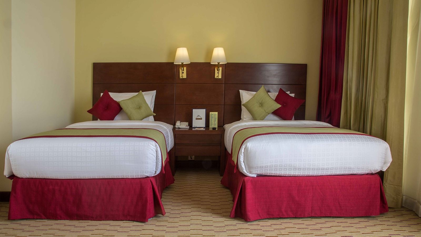 rooms-deluxe-room