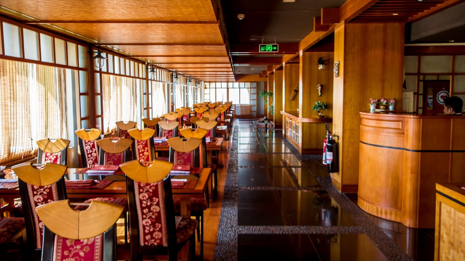 restaurants-restaurants