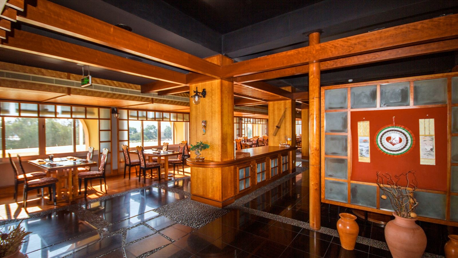 restaurants-restaurants