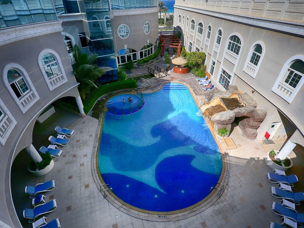 pools-outdoor-pool
