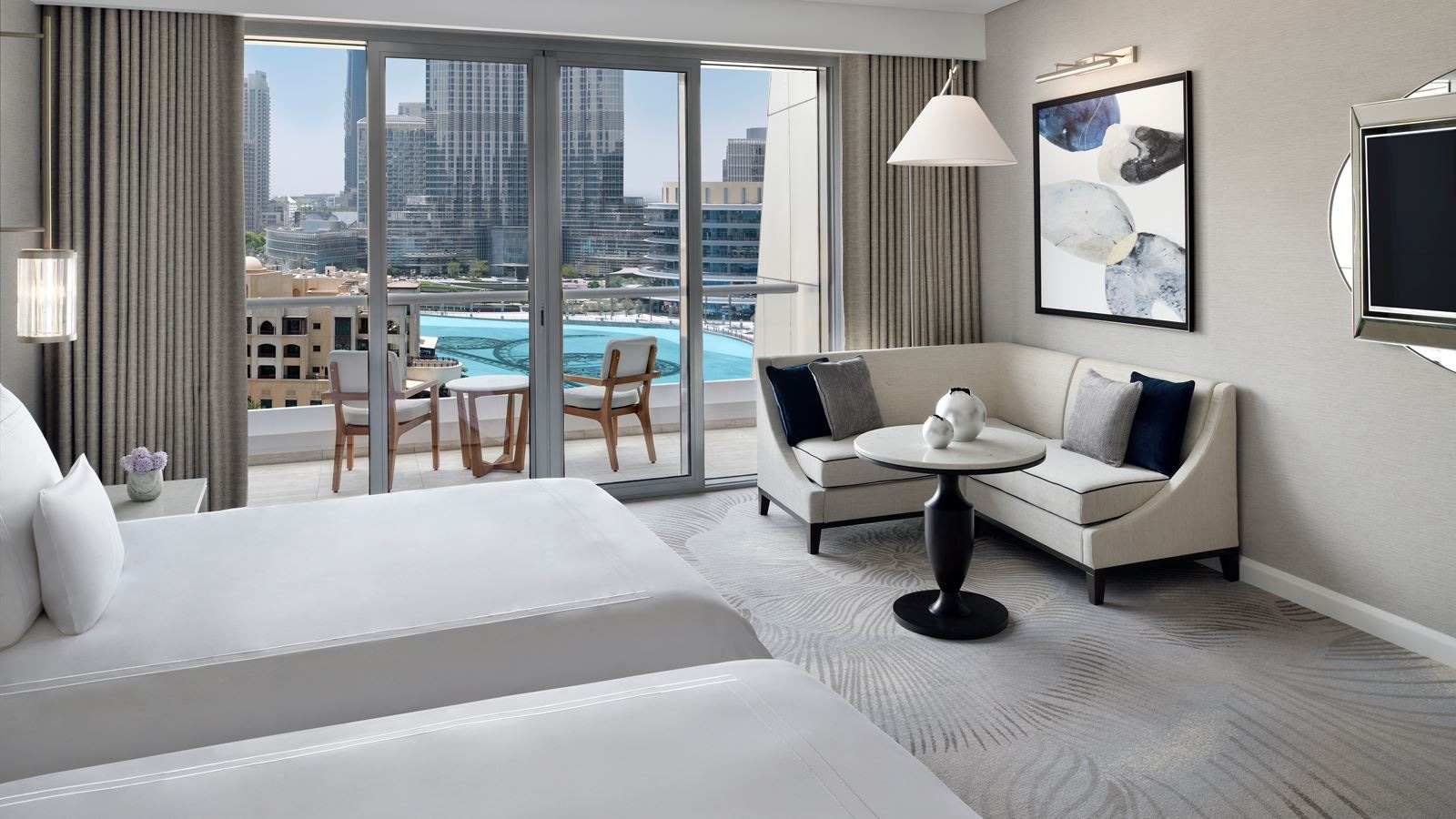 rooms-club-fountain-view-room