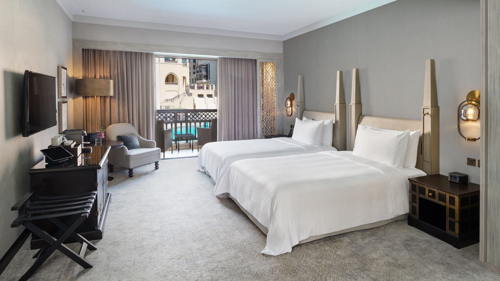 rooms-deluxe-lake-view-room