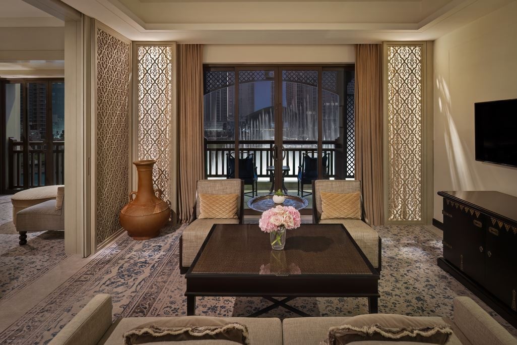 rooms-palace-suite-fountain-view