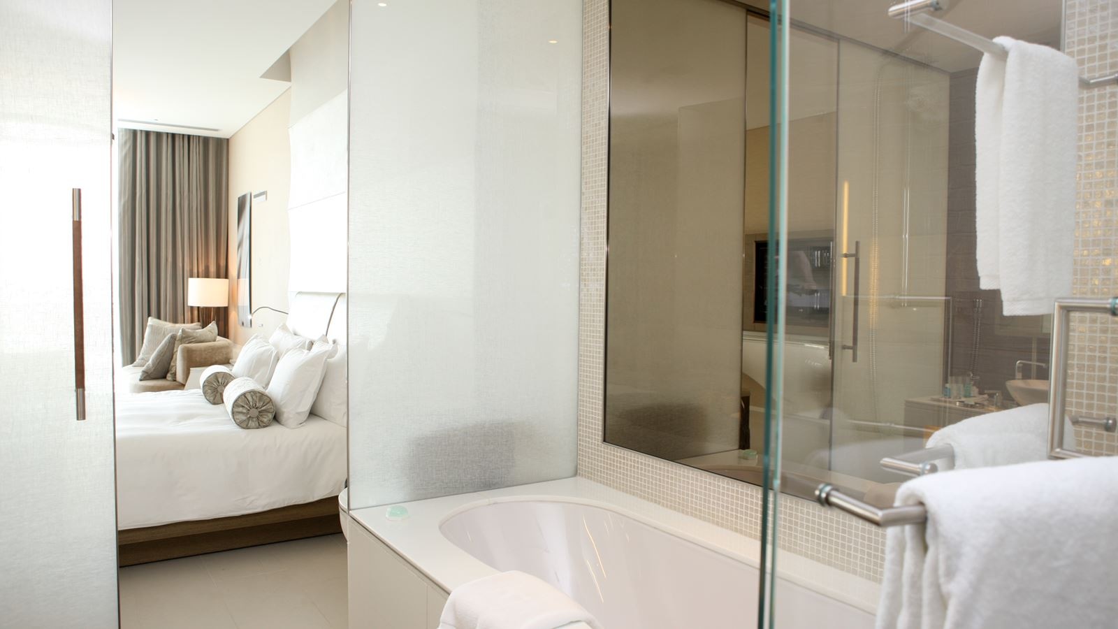 rooms-marina-room