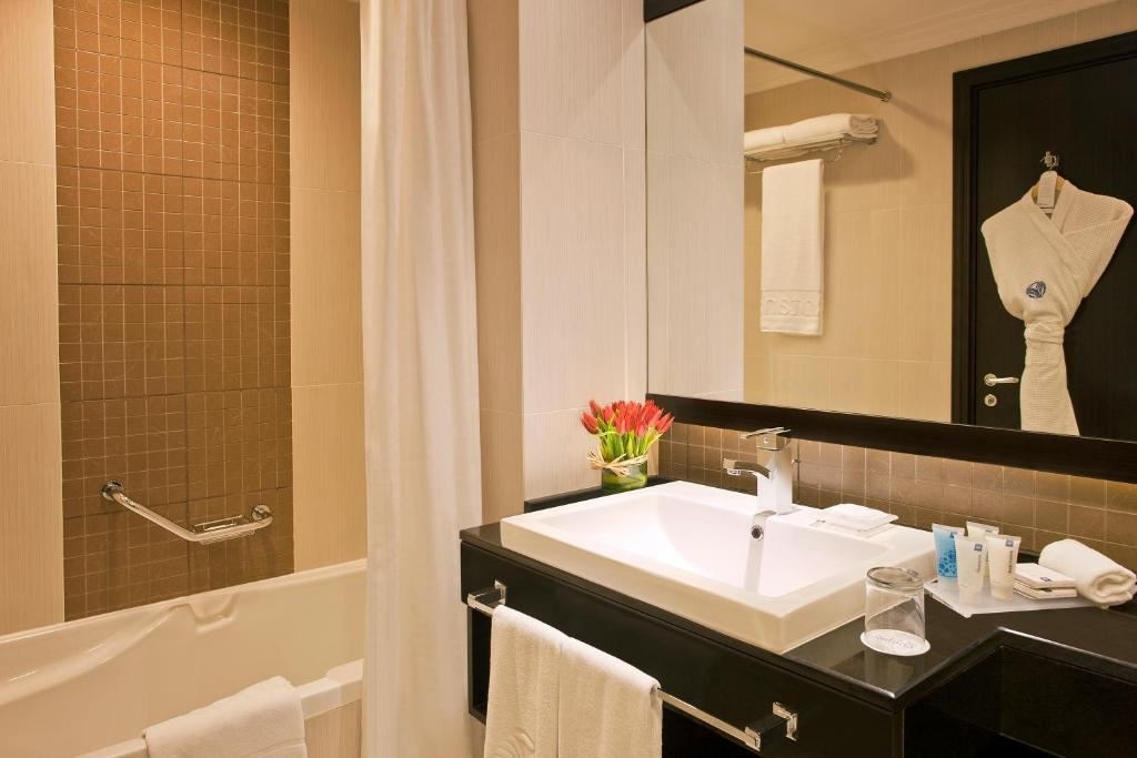 rooms-one-bedroom-suite-w-lounge-access